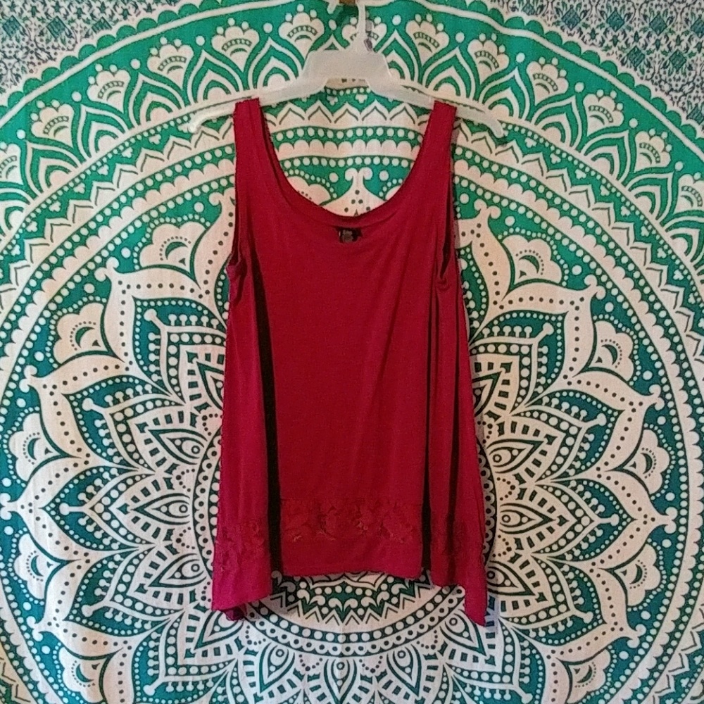 Torrid Maroon tank with lace trim
